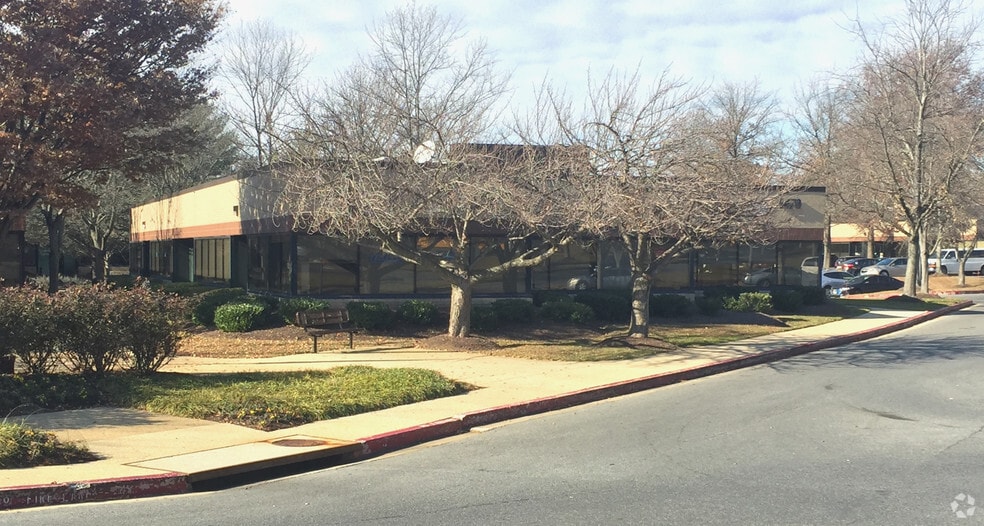 More Photos Of 6460 Dobbin Rd, Columbia Unknown For Lease