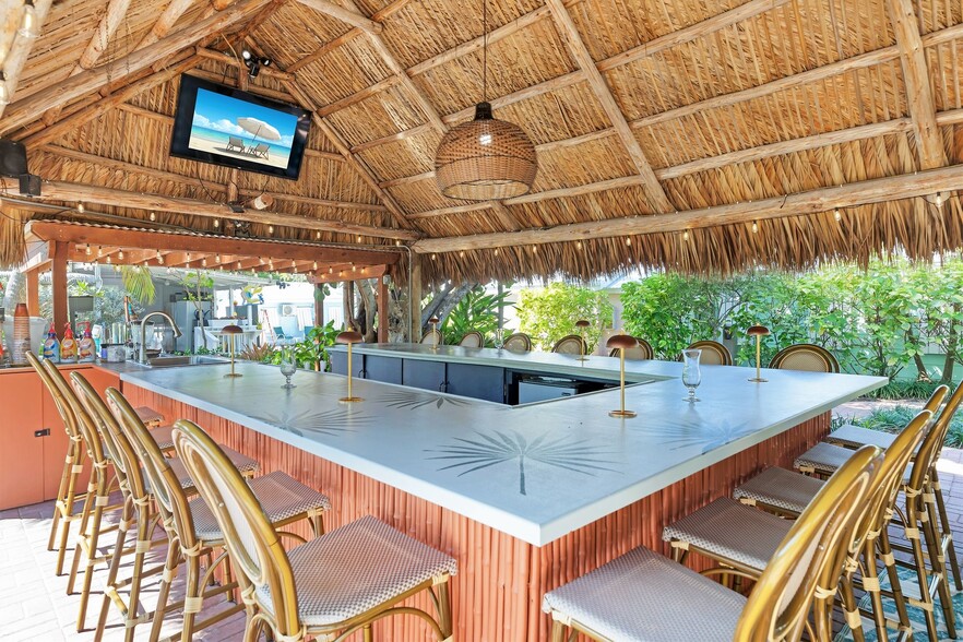 More Photos Of 243 61st St, Marathon Hotel For Sale