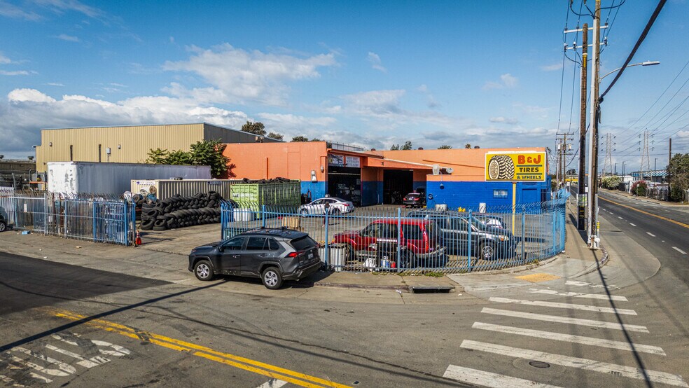 More Photos Of 5901 Coliseum Way, Oakland Auto Repair For Sale