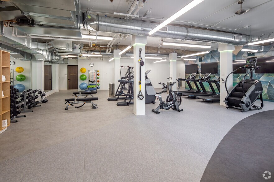 More Photos Of 309 SW 6th Ave, Portland Office For Lease