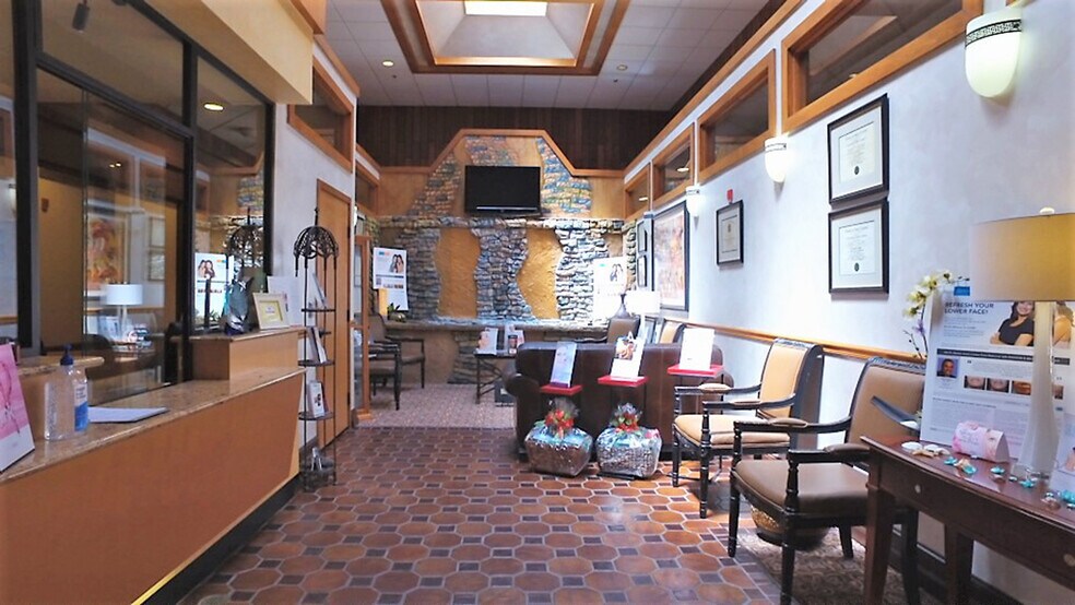 More Photos Of 130 E Hillcrest St, Orlando Medical For Sale