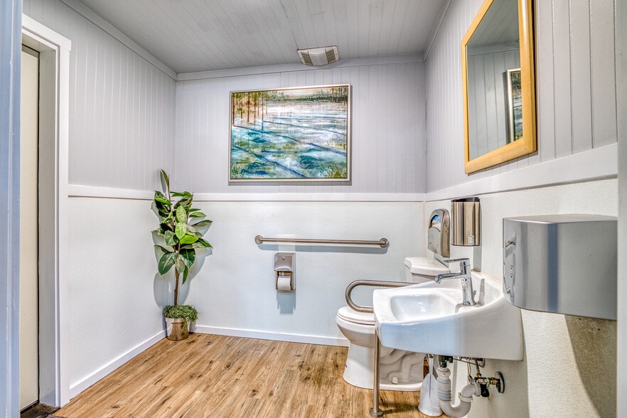 More Photos Of 203 N Birch St, Coquille Specialty For Sale