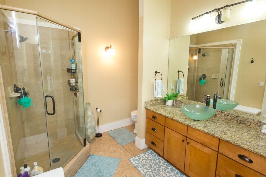 More Photos Of 45 S 9th Ave, Pensacola Office Residential For Sale