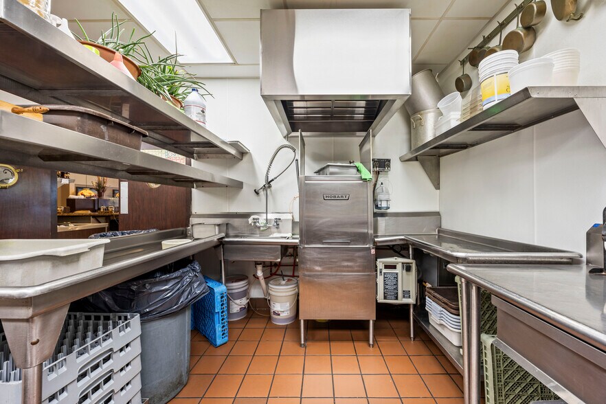 More Photos Of 476 Washington Ave, North Haven Restaurant For Sale