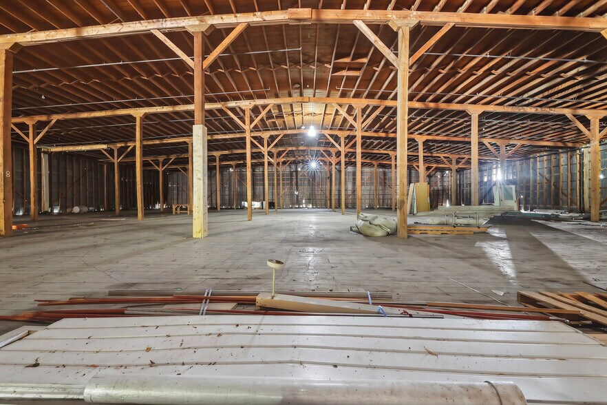 More Photos Of 237 Loretta St, Greeneville Industrial For Sale