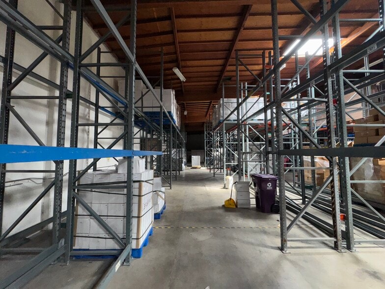 More Photos Of 3330 29th St, Long Beach Distribution For Lease