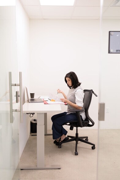 More Photos Of 1180 S Beverly Dr, Los Angeles Coworking Space