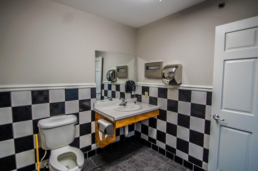 More Photos Of 4020 Minnehaha Ave, Minneapolis Office For Lease