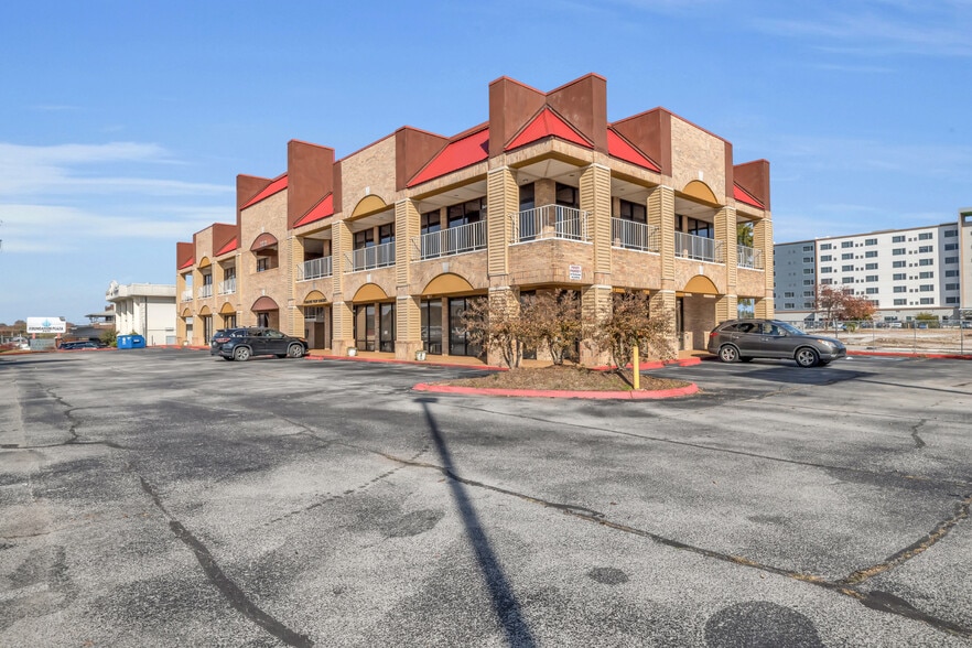 More Photos Of 7011 Shallowford Rd, Chattanooga Medical For Sale