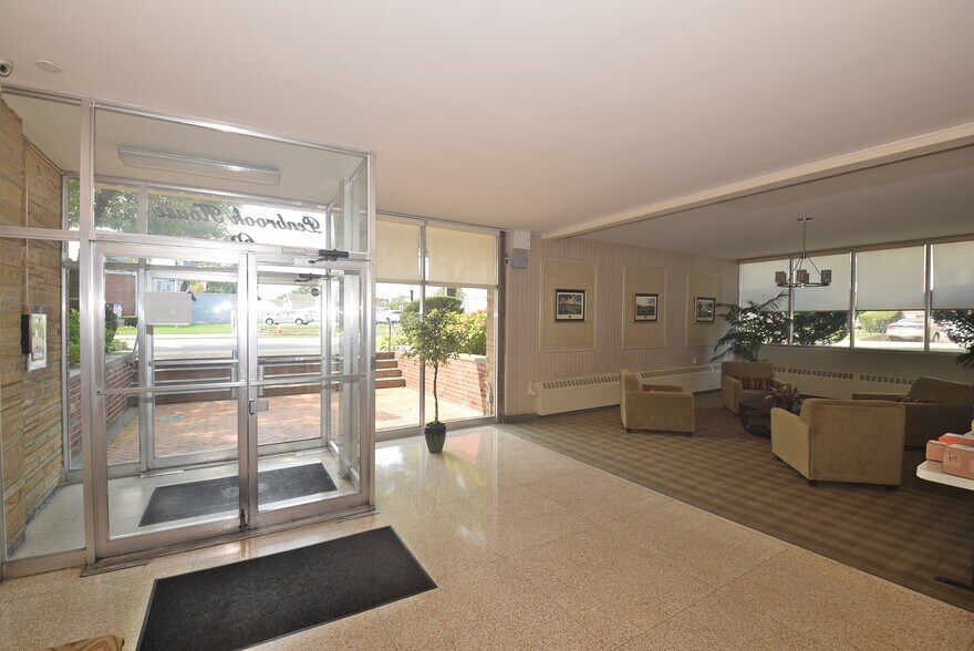 More Photos Of 50 Hempstead Ave, Lynbrook Medical For Sale
