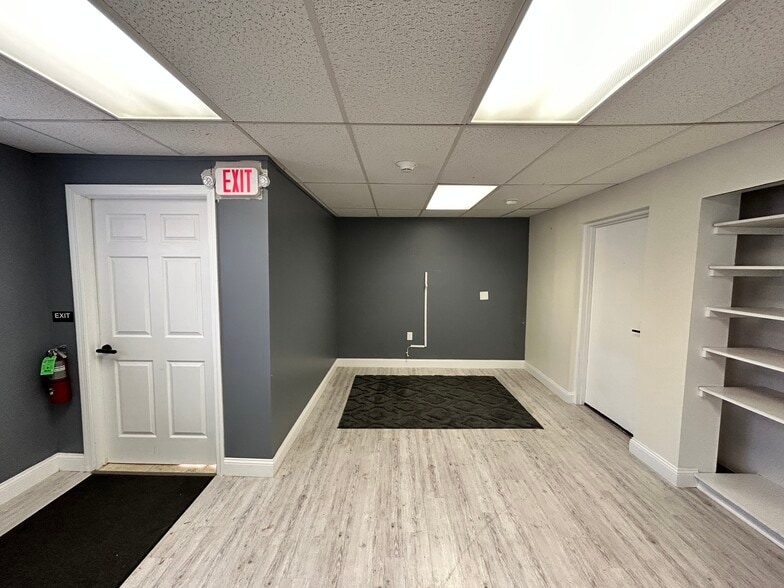 More Photos Of 1101 Ivy Hill Rd, Philadelphia Light Distribution For Lease