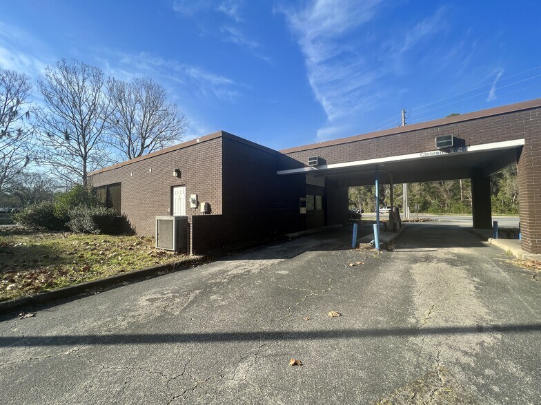 More Photos Of 2725 SE Hawthorne Rd, Gainesville Funeral Home For Sale