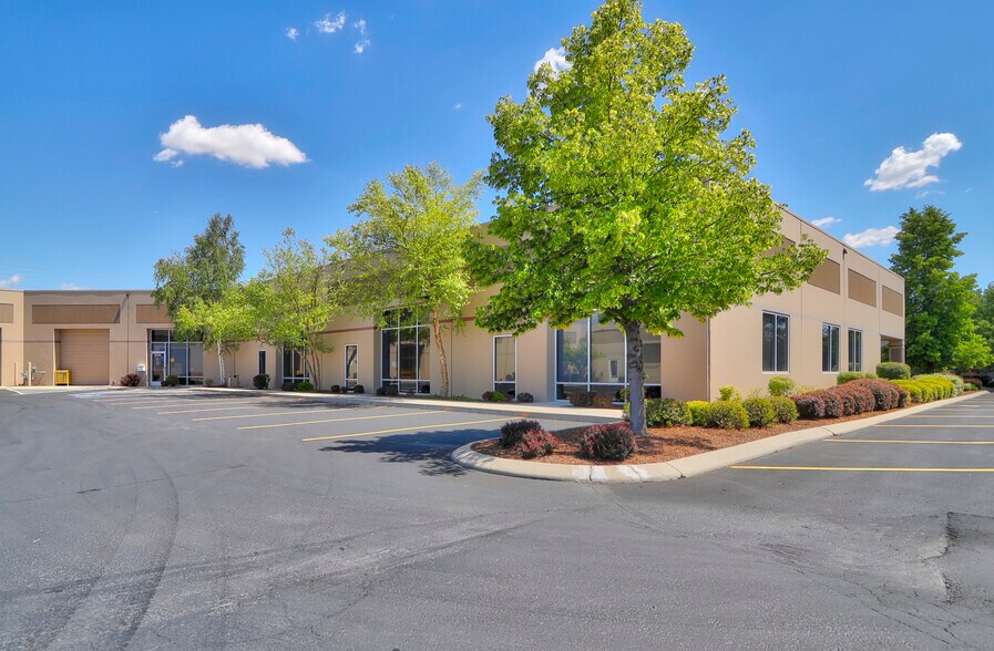 More Photos Of 9100 W Blackeagle Dr, Boise Office For Lease