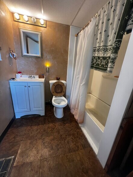 More Photos Of 531 Old State Route 74, Cincinnati General Retail For Sale