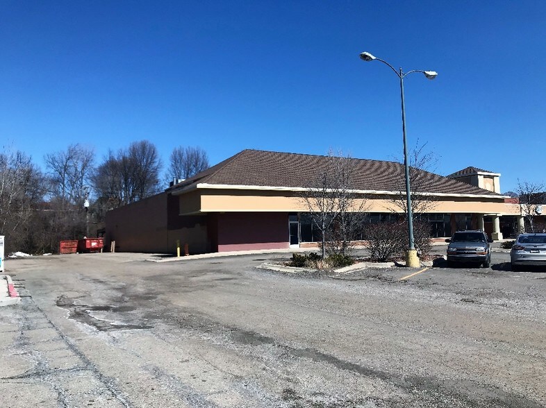 More Photos Of 7100-7150 Cooley Lake Rd, Waterford General Retail For Sale