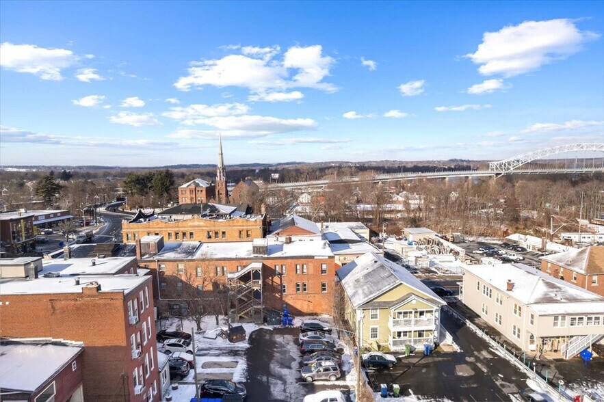 More Photos Of 666-668 Main St, Middletown Apartments For Sale
