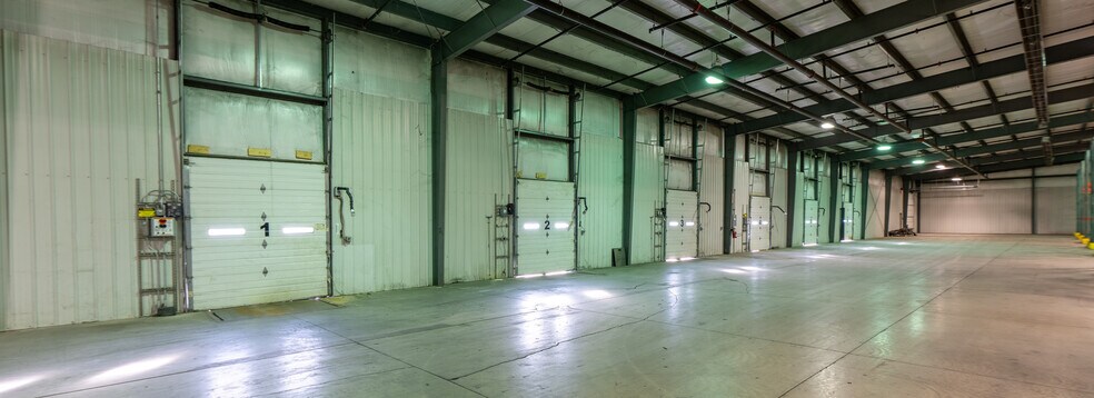 More Photos Of 515 S Main St, Fremont Warehouse For Lease