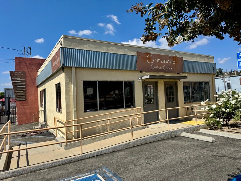 Primary Photo Of 555 Spring Rd, Moorpark Manufacturing For Lease