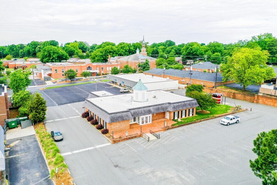 More Photos Of 110 E John St, Matthews General Retail For Sale