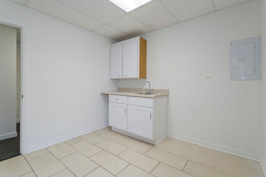 More Photos Of 1835 N 19th Ave, Melrose Park Medical For Lease