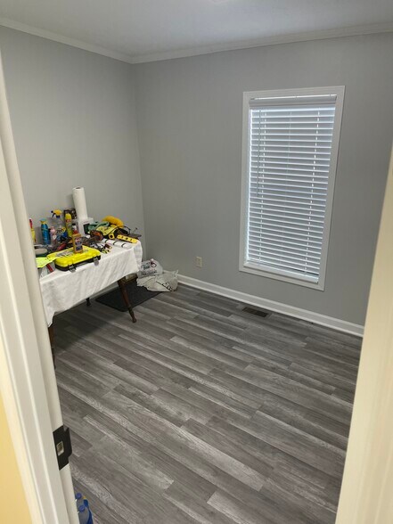 More Photos Of 10137 W HWY 30, Wanatah Flex For Sale