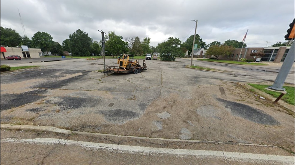 More Photos Of 2905 S 6th St, Springfield Land For Lease