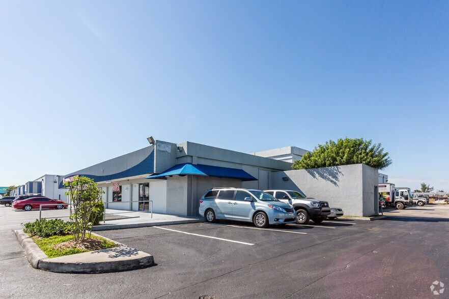 Primary Photo Of 7200-7216 NW 72nd Ave, Miami Light Distribution For Lease