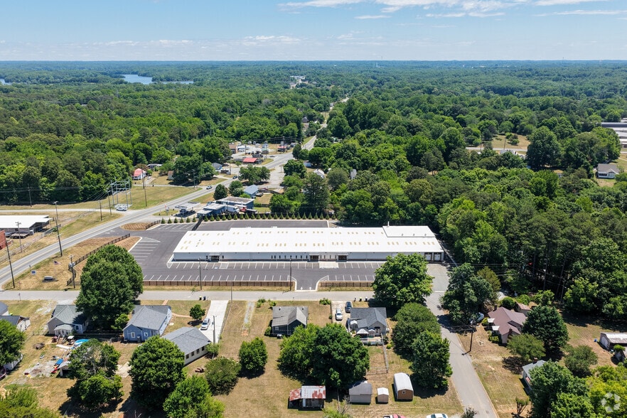 More Photos Of 114 S State St, Haw River Manufacturing For Lease