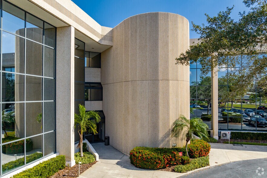 More Photos Of 3810-3820 Northdale Blvd, Tampa Unknown For Lease