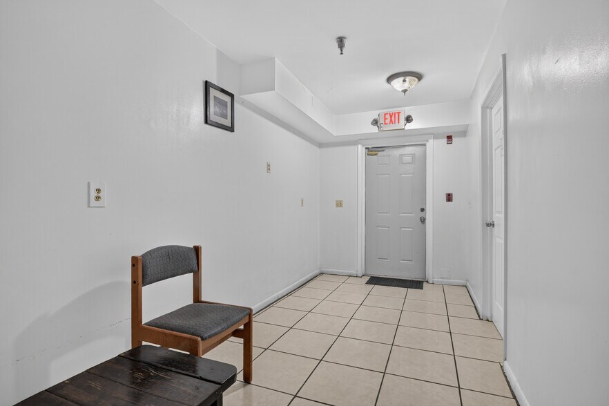 More Photos Of Blue Heron Blvd - 40 Bed Licensed Independent Living Facility, Riviera Beach Healthcare For Sale