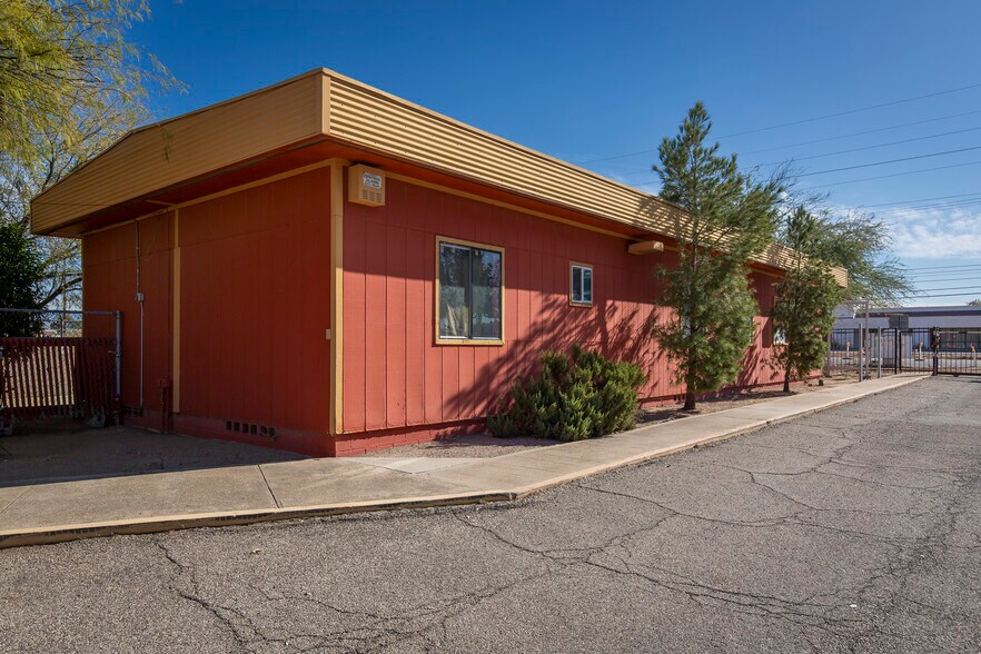 More Photos Of 3767 E Grant Rd, Tucson Office For Sale
