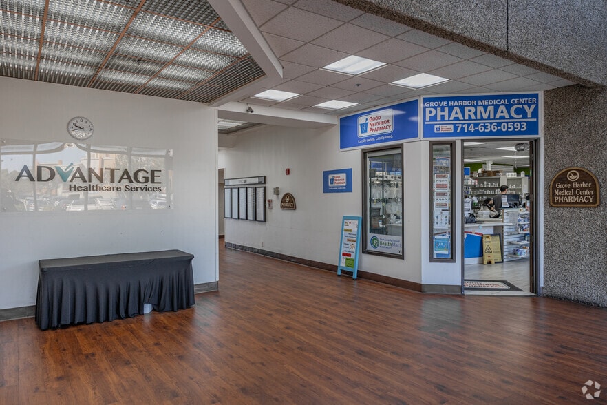 More Photos Of 12555 Garden Grove Blvd, Garden Grove Medical For Lease