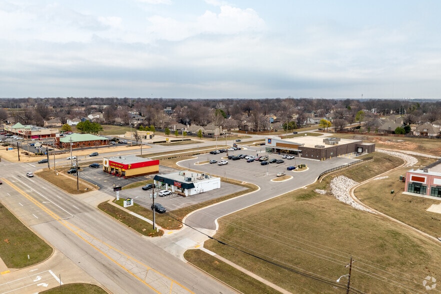 More Photos Of 6625 S Elm Pl, Broken Arrow Storefront For Lease