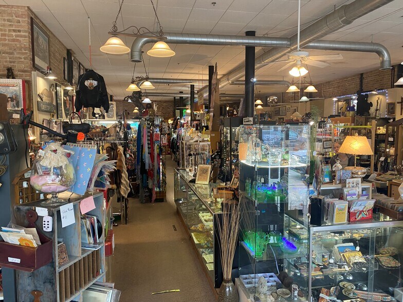 More Photos Of 7345 Madison St, Forest Park Apartments For Lease