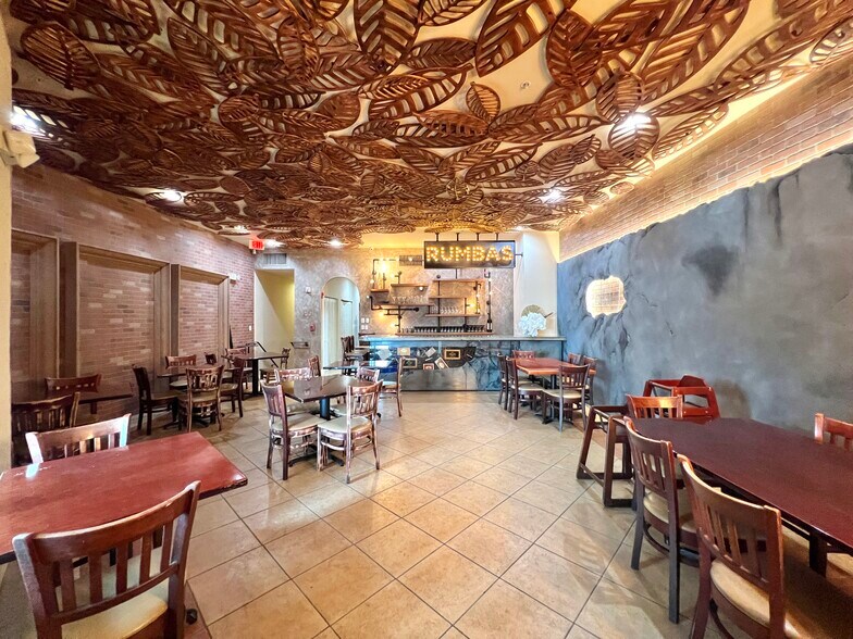 More Photos Of 223 Valencia Ave, Coral Gables Restaurant For Lease
