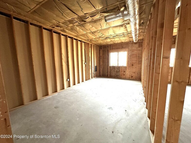 More Photos Of 624 Fellows St, Scranton Office For Lease