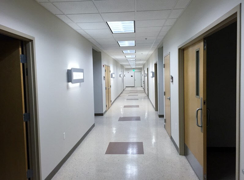 More Photos Of 4532 N Mesa St, El Paso Medical For Lease