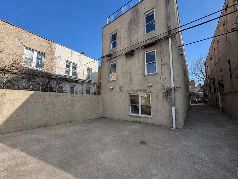 More Photos Of 1265 Elder Ave, Bronx Multifamily For Sale