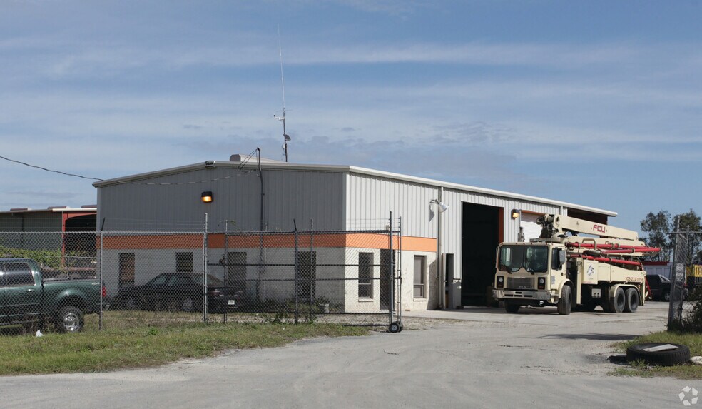 Primary Photo Of 16751 Link Ct, Fort Myers Warehouse For Lease