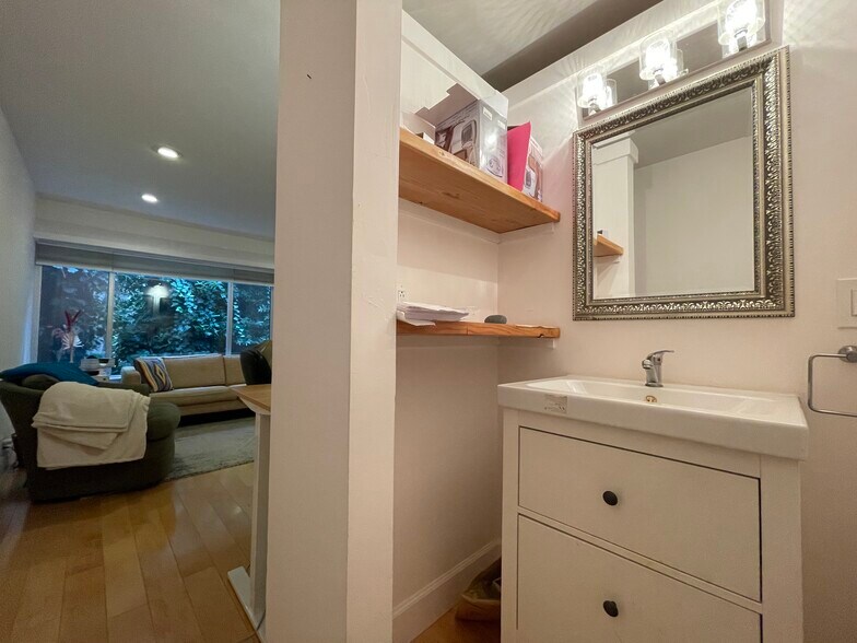 More Photos Of 10 Millwood St, Mill Valley Medical For Sale