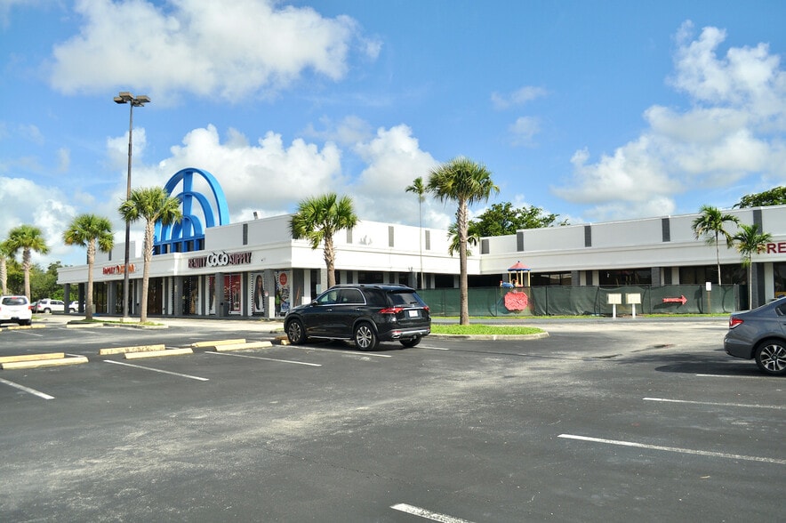 More Photos Of 2901 W Oakland Park Blvd, Lauderdale Lakes Unknown For Lease