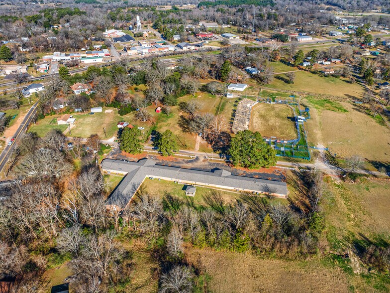 More Photos Of 102 Floyd St, Naples Specialty For Sale