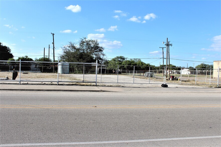 More Photos Of 201 Houston St, George West Warehouse For Lease