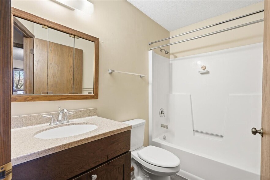 More Photos Of 754 E 11th St, New Richmond Apartments For Sale