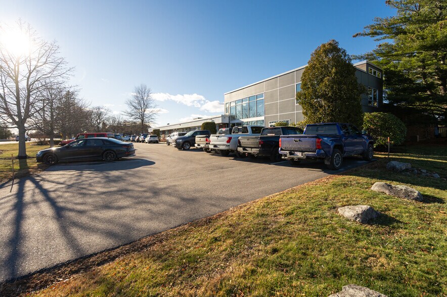 More Photos Of 116 Parker St, Newburyport Manufacturing For Sale