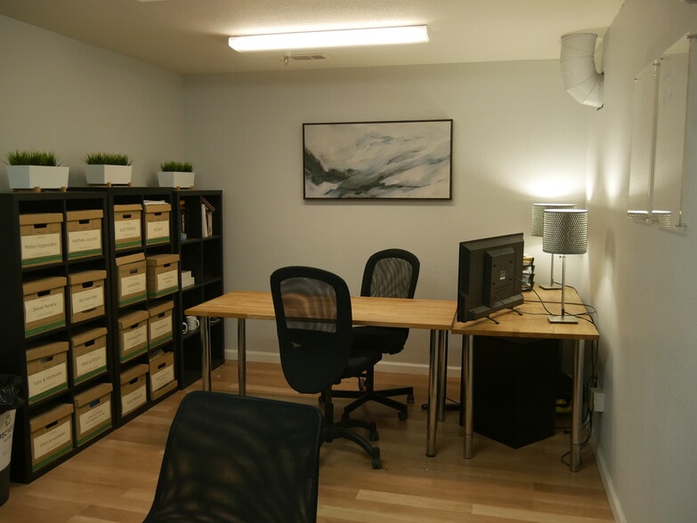 More Photos Of 720 Olive Dr, Davis Warehouse For Lease