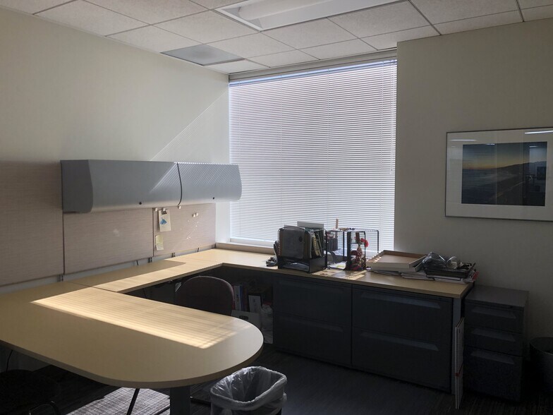 More Photos Of 8550 Balboa Blvd, Northridge Office For Lease