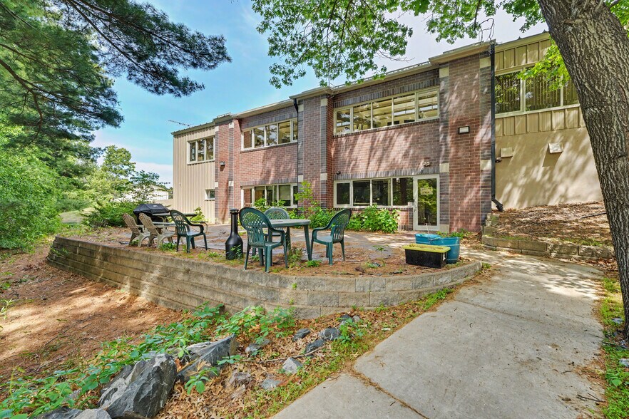 More Photos Of 2725 Arbor Ct, Eau Claire Office For Sale