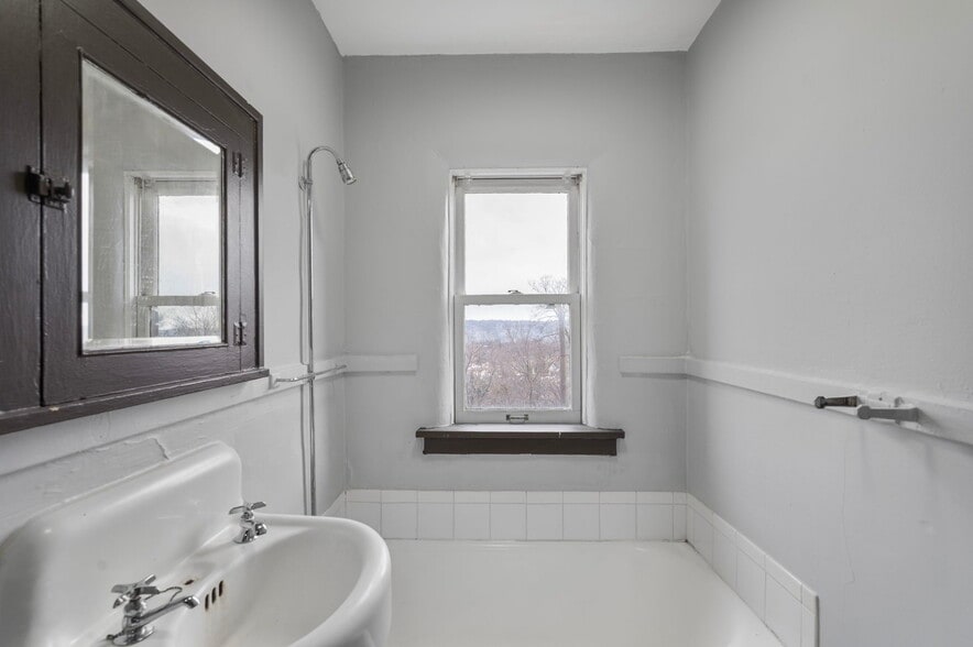 More Photos Of 487 Grand Ave, Saint Paul Apartments For Sale