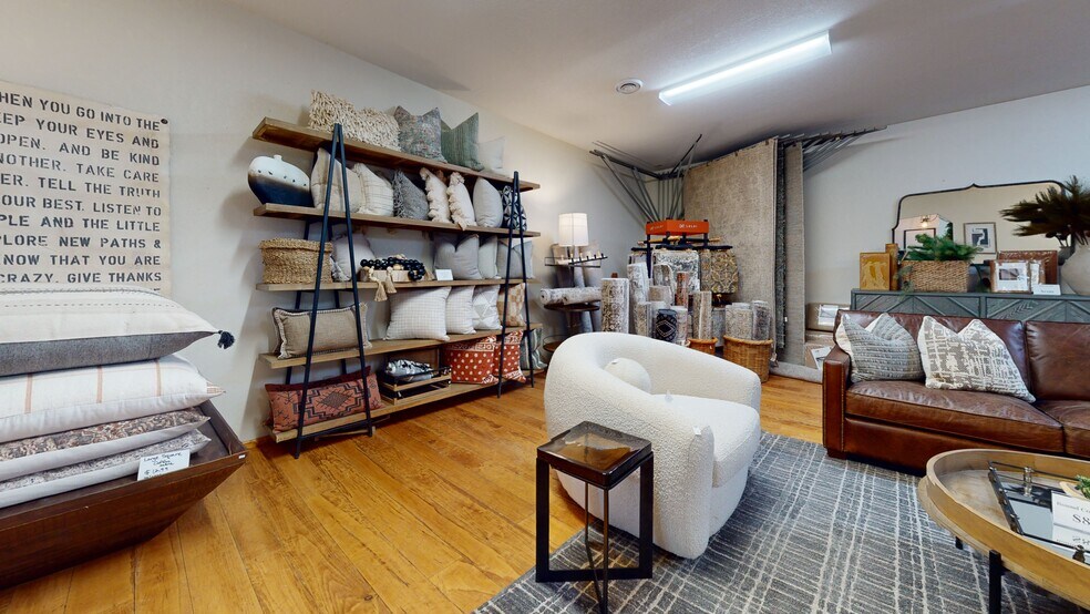 More Photos Of 225 SE 21st St, Grand Rapids Storefront Retail Office For Sale